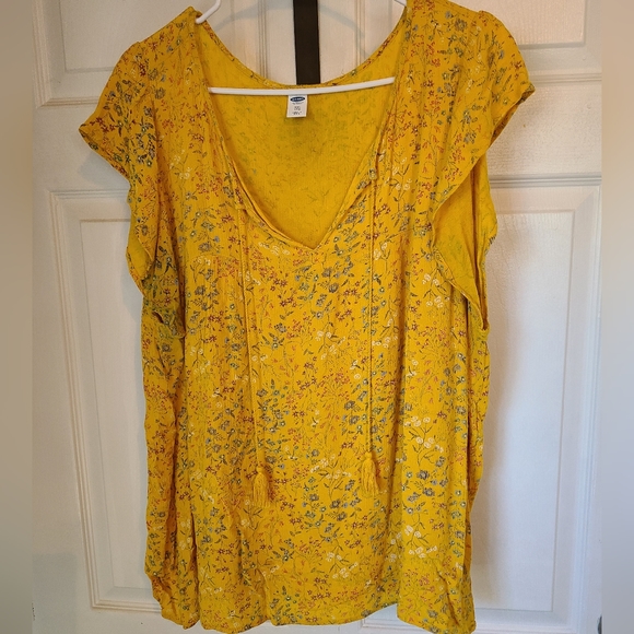 (1424) Old Navy Woman's Short Sleeve Blouse,  Size: XXL Color: Yellow - Picture 4 of 11